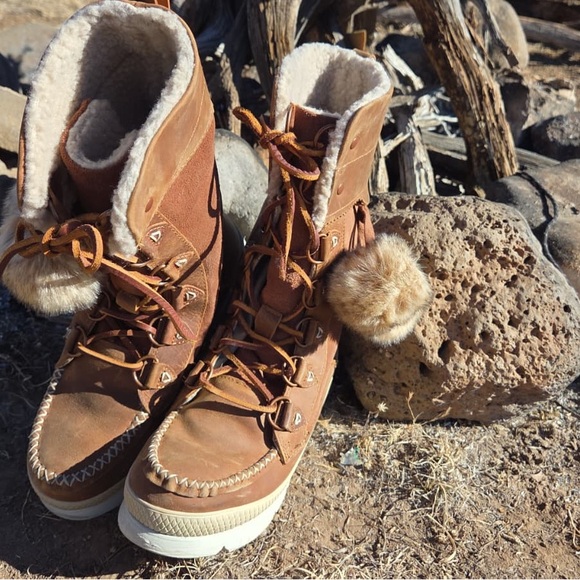 Manitobah Snow Boots Size 7 Women’s - Picture 2 of 6